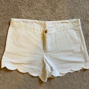 Resort white buttercup Lilly shorts
